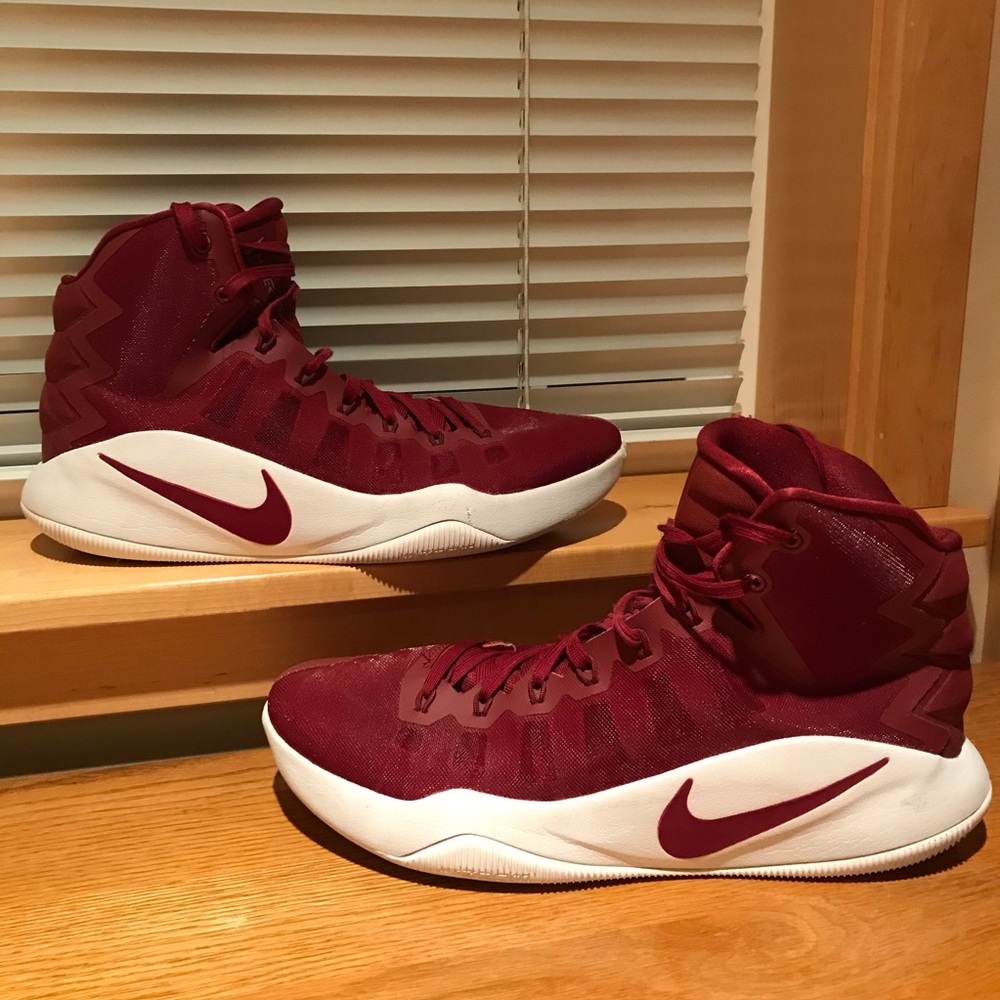Nike Hyperdunk X TB Basketball Sneaker (Maroon)